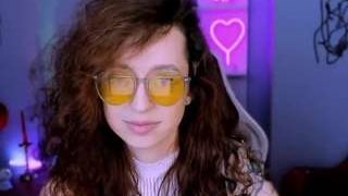 laura-queen