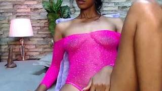 nisha-lee